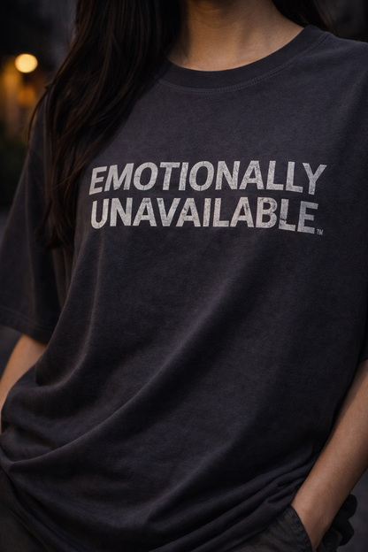 Emotionally Unavailable Oversized Tee – Trendoro